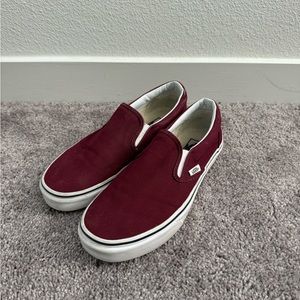 Vans Classic Slip Ons in Burgundy